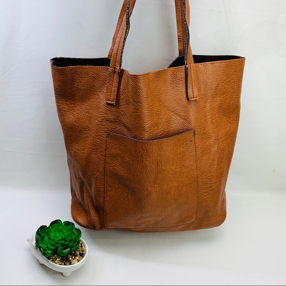 unbranded Handbags - Large faux leather Carmel tan tote bag